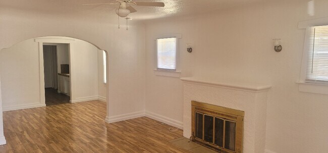 5942 West Myrtle Ave in Glendale, AZ - Building Photo - Building Photo