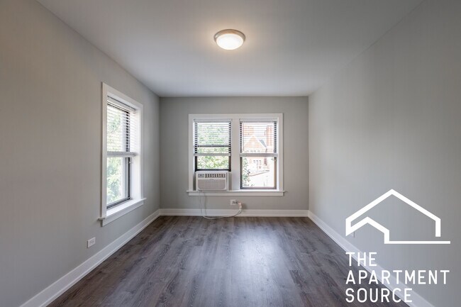709 W Brompton Ave, Unit 39 in Chicago, IL - Building Photo - Building Photo