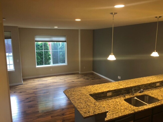 14015 34th Dr SE in Mill Creek, WA - Foto de edificio - Building Photo