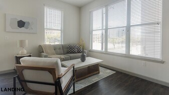 1711 Caroline St, Unit 234 in Houston, TX - Building Photo