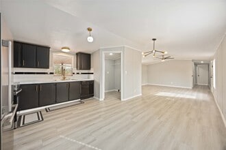 3001 FM 360 Rd in Rosenberg, TX - Building Photo - Building Photo