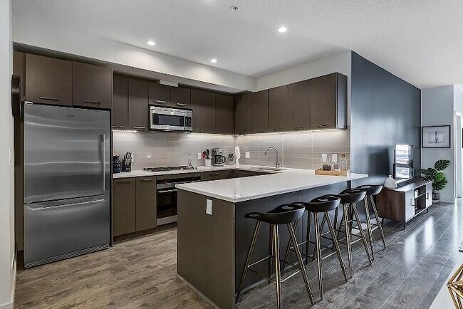 323-320 20 Ave SW in Calgary, AB - Building Photo - Building Photo