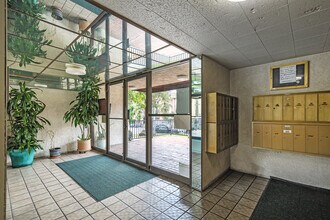 Park Terrace Apartments in Los Angeles, CA - Building Photo - Lobby
