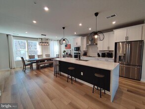 12110 Loblolly Dr in Fairfax, VA - Building Photo - Building Photo