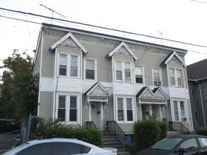 136 Austin St, Unit 136 in Bridgeport, CT - Foto de edificio - Building Photo