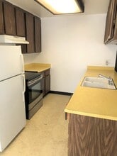 1610 Randazzo Ave in Modesto, CA - Building Photo - Building Photo