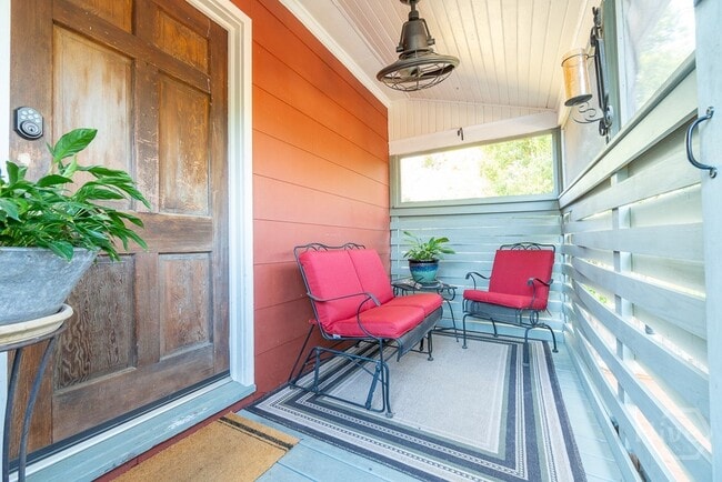 property at 1224 E 51st St