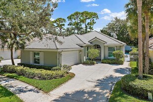 188 S Hampton Dr in Jupiter, FL - Building Photo