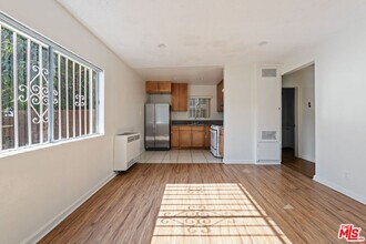 1857 W 24th St in Los Angeles, CA - Building Photo - Building Photo