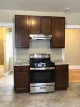 428 E Dover St, Unit UPPER in Milwaukee, WI - Foto de edificio - Building Photo