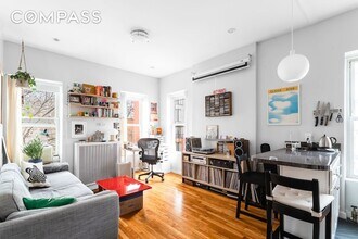 258 Halsey St in Brooklyn, NY - Building Photo - Building Photo