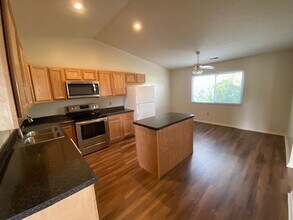 819 Trustway Ct, Unit 819 in Mason, OH - Foto de edificio - Building Photo
