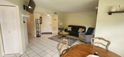 1512 Mainsail Dr in Naples, FL - Building Photo - Building Photo