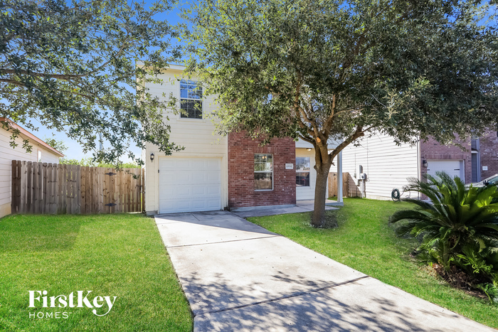 10934 Moonlit Canyon in San Antonio, TX - Building Photo