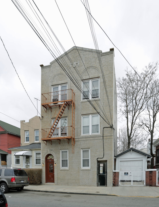 867 E 230th in Bronx, NY - Building Photo