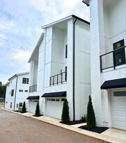 100 Lepak Ln in Greenville, SC - Building Photo