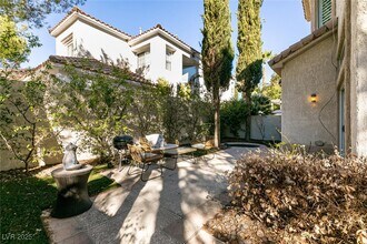 913 Pro Players Dr in Las Vegas, NV - Building Photo - Building Photo