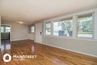 840 N Florida Ave in DeLand, FL - Foto de edificio - Building Photo