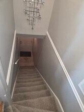 2557 W Superior St, Unit 2 in Chicago, IL - Foto de edificio - Building Photo