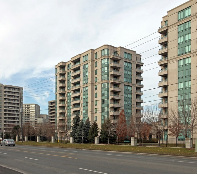 Eiffel Towers Condos in Vaughan, ON - Building Photo - Building Photo