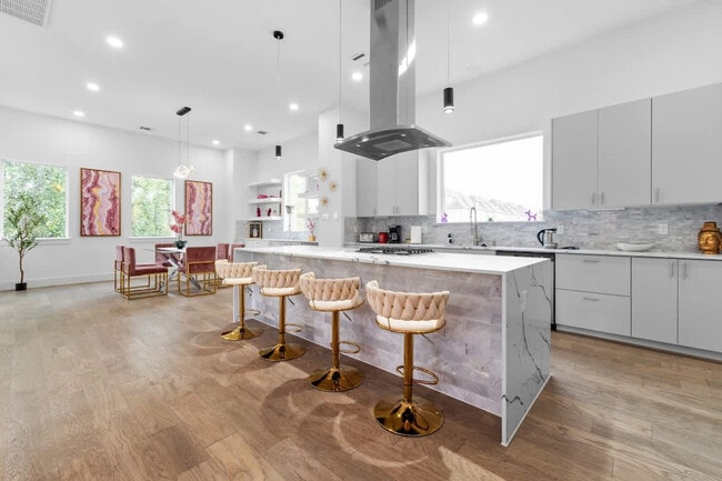 2103 McGowen St in Houston, TX - Building Photo - Building Photo