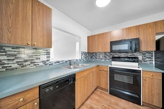 1044 SE 11th St in Cape Coral, FL - Building Photo - Building Photo