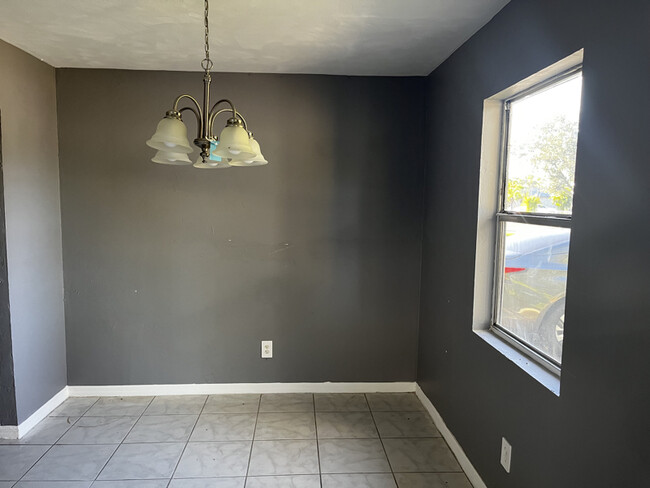 3758 Minnesota Dr in Ft. Myers, FL - Building Photo - Building Photo