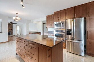 775 Harmon Blvd in Hoffman Estates, IL - Building Photo - Building Photo