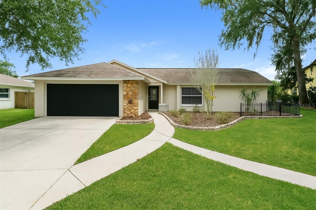 426 Benson St in Valrico, FL - Building Photo