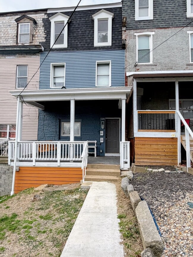 1320 W Sycamore St, Unit 1