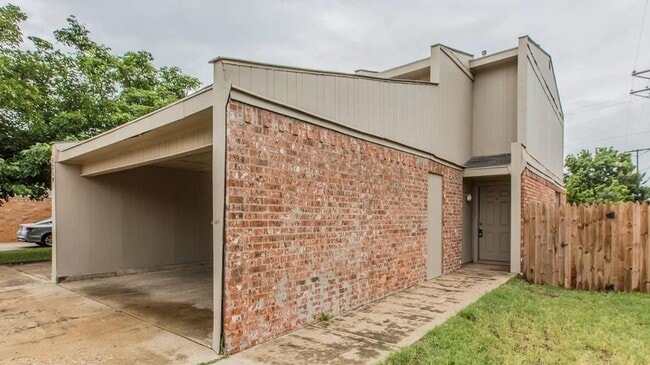 4319 53rd St, Unit B in Lubbock, TX - Foto de edificio - Building Photo