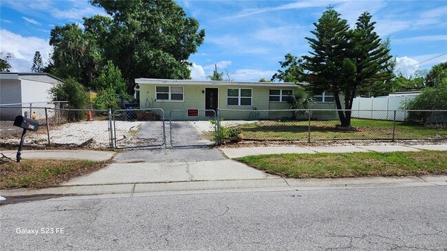 4014 W Mango Ave in Tampa, FL - Building Photo - Building Photo