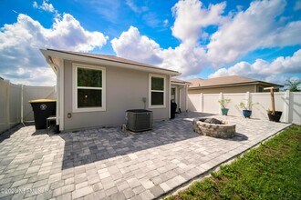 6092 Bucking Bronco Dr in Jacksonville, FL - Building Photo - Building Photo