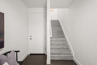 1877 Notre Dame Blvd, Unit #2 in Chico, CA - Foto de edificio - Building Photo