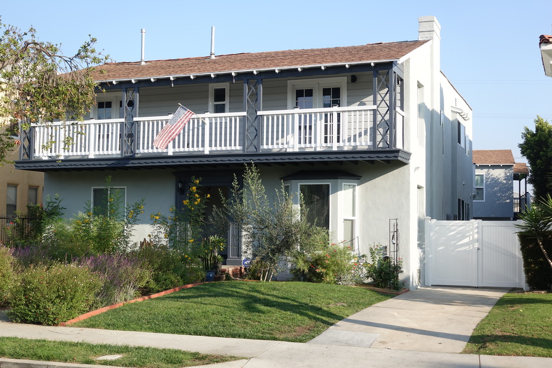 1238 S Burnside Ave in Los Angeles, CA - Building Photo