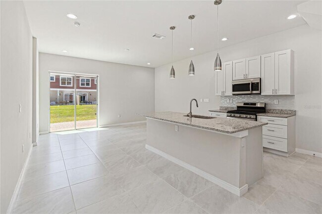 7554 Sunflower Cir in Kissimmee, FL - Building Photo - Building Photo