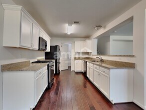 18735 Westgate Park Dr in Cypress, TX - Foto de edificio - Building Photo