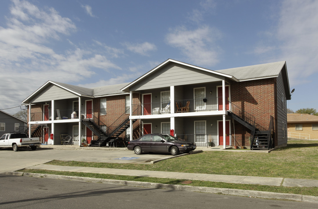 3703 Bremen St in San Antonio, TX - Foto de edificio