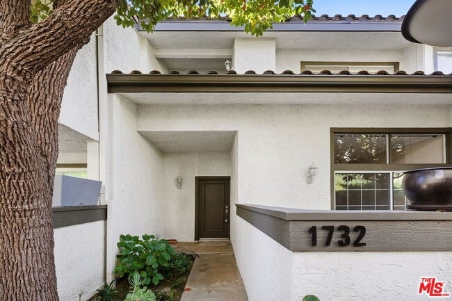 property at 1732 Palisades Dr