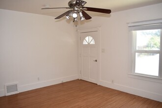 7986 Normal Ave in La Mesa, CA - Foto de edificio - Building Photo