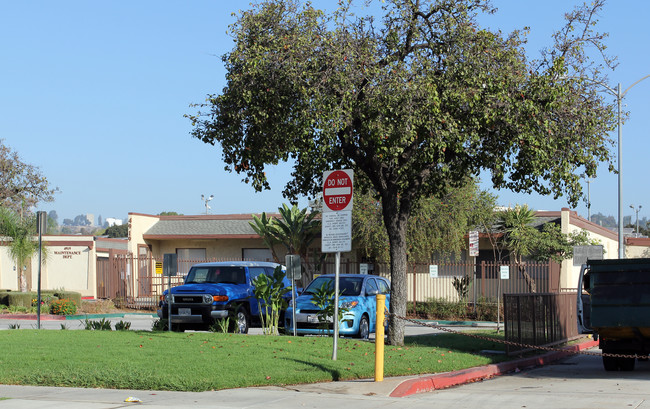 4919 E Cesar E Chavez Ave in Los Angeles, CA - Building Photo - Building Photo