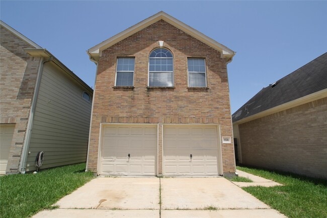 814 Forest Thicket Ln