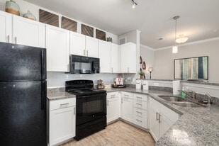 Sterling Creek at Richmond Hill in Richmond Hill, GA - Building Photo