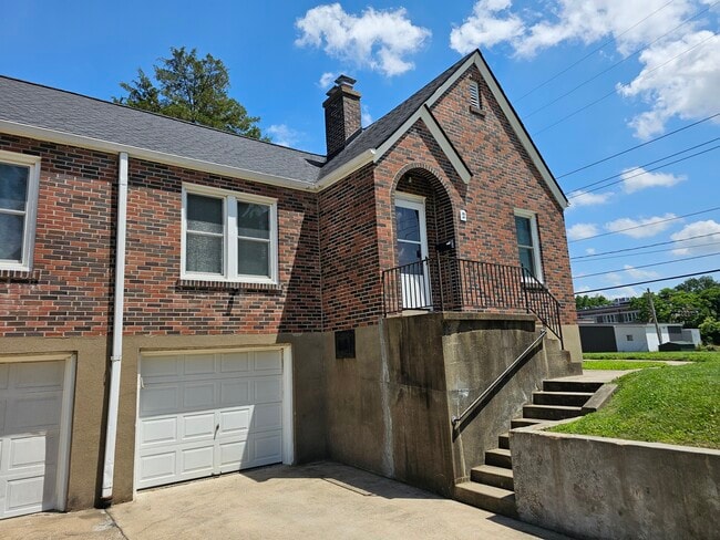 2 N Benton St in Cape Girardeau, MO - Foto de edificio - Building Photo