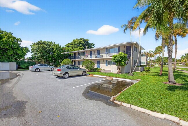 821 Lighthouse Dr in North Palm Beach, FL - Building Photo - Building Photo