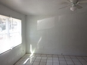 331 E 14th St in Apopka, FL - Foto de edificio - Building Photo