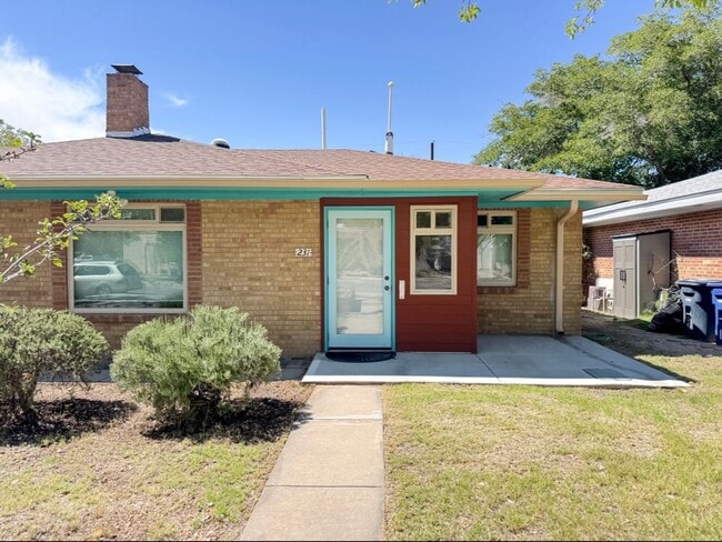231 Adams St NE in Albuquerque, NM - Building Photo - Building Photo