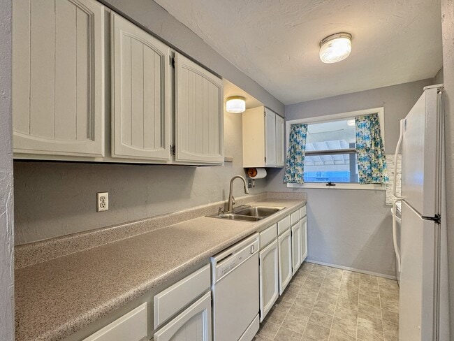 3264 Mendenhall Loop Rd in Juneau, AK - Building Photo - Building Photo