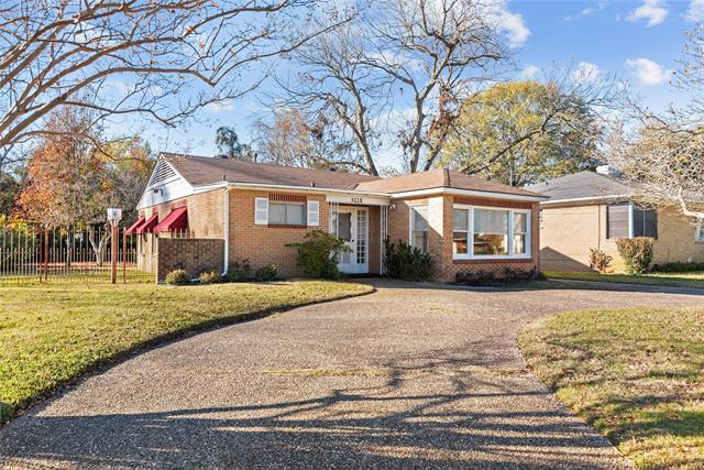 property at 3618 Gilbert Dr