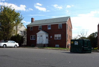 833 Fairview Ave in Takoma Park, MD - Building Photo - Building Photo